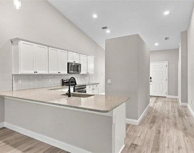 9 Empire Lane - Photo Thumbnail 13