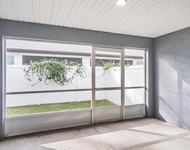 9 Empire Lane - Photo Thumbnail 37