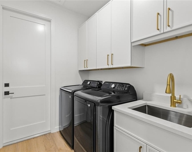 1204 Groveland Avenue - Photo Thumbnail 8