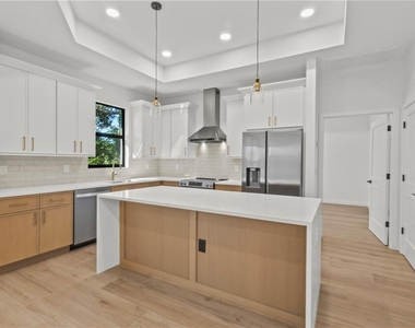 1204 Groveland Avenue - Photo Thumbnail 6
