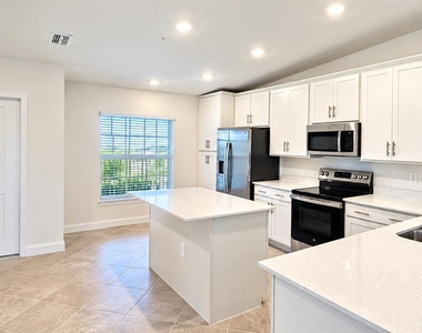 17475 Opal Sand Drive - Photo Thumbnail 9