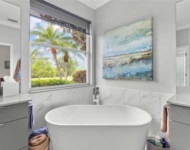 7622 Desert Inn Way - Photo Thumbnail 18