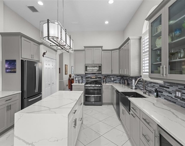 7622 Desert Inn Way - Photo Thumbnail 2