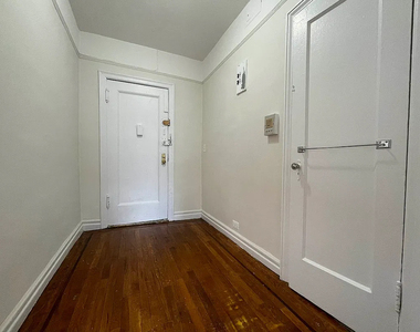 Arden Street/Dongan Pl - Photo Thumbnail 3