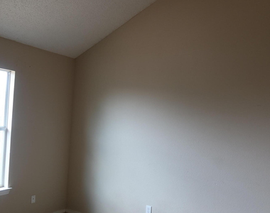 14233 Smokey Point Drive - Photo Thumbnail 10