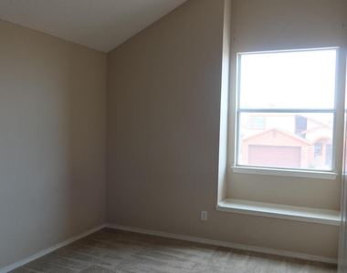 14233 Smokey Point Drive - Photo Thumbnail 12