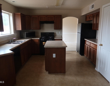 14233 Smokey Point Drive - Photo Thumbnail 6