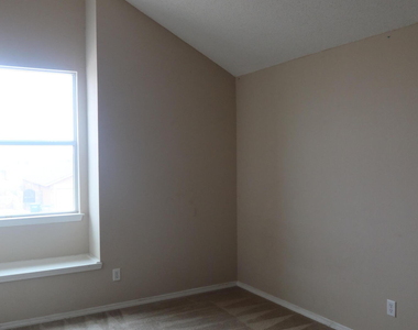 14233 Smokey Point Drive - Photo Thumbnail 14