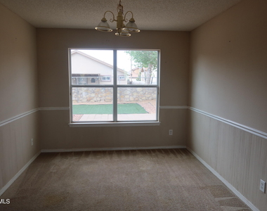 14233 Smokey Point Drive - Photo Thumbnail 4