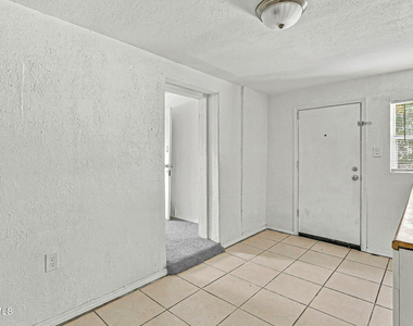 218 Nw I Avenue - Photo Thumbnail 4