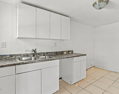 218 Nw I Avenue - Photo Thumbnail 6