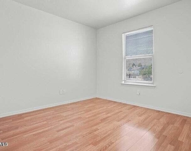 3906 Lincoln Avenue - Photo Thumbnail 7