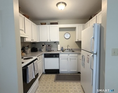 310 Boston Post Road - Photo Thumbnail 4