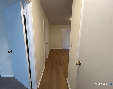 39 Glenbrook Road - Photo Thumbnail 9