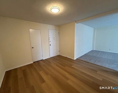 39 Glenbrook Road - Photo Thumbnail 10