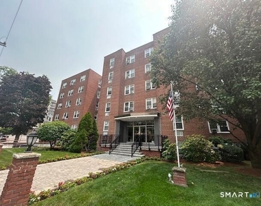 39 Glenbrook Road - Photo Thumbnail 1