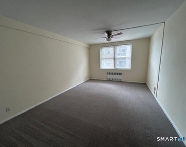 39 Glenbrook Road - Photo Thumbnail 3