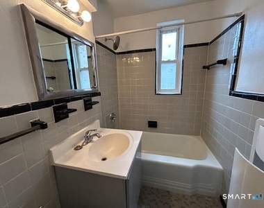 39 Glenbrook Road - Photo Thumbnail 6