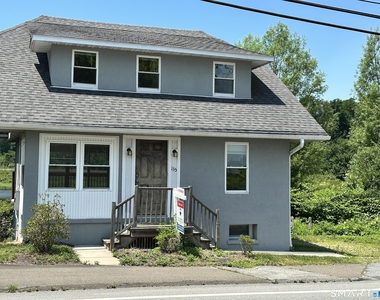 135 Middlesex Avenue - Photo Thumbnail 25