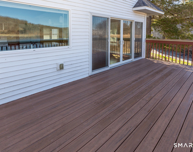 135 Middlesex Avenue - Photo Thumbnail 24