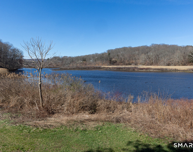 135 Middlesex Avenue - Photo Thumbnail 22