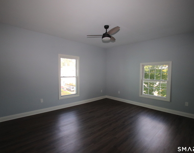 60 Perry Avenue - Photo Thumbnail 9