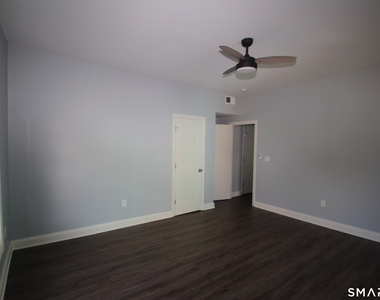 60 Perry Avenue - Photo Thumbnail 8