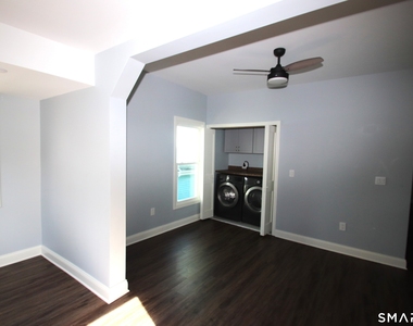 60 Perry Avenue - Photo Thumbnail 12
