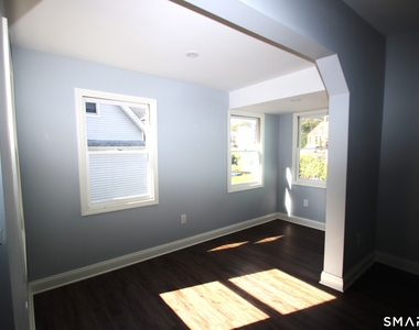 60 Perry Avenue - Photo Thumbnail 13