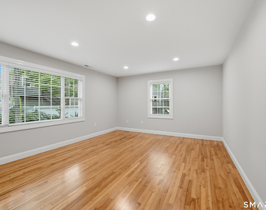 66 Jefferson Avenue - Photo Thumbnail 2