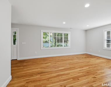 66 Jefferson Avenue - Photo Thumbnail 5