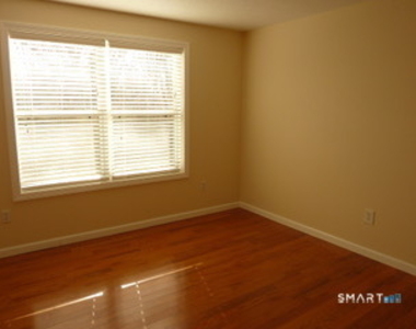 14 Larkspur Lane - Photo Thumbnail 5