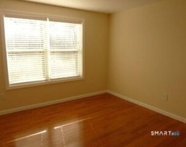 14 Larkspur Lane - Photo Thumbnail 7