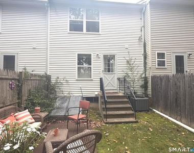 14 Larkspur Lane - Photo Thumbnail 8