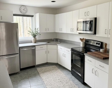 97 Richards Avenue - Photo Thumbnail 5
