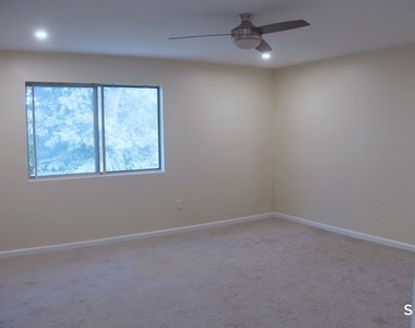 140 Thompson Street - Photo Thumbnail 15