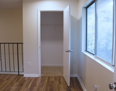 140 Thompson Street - Photo Thumbnail 6