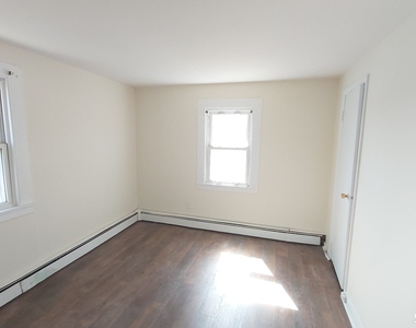 125 Railroad Street - Photo Thumbnail 5