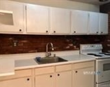 1634 Farmington Avenue - Photo Thumbnail 7