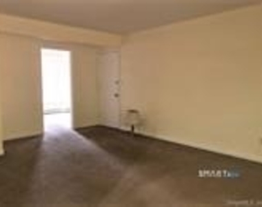 1634 Farmington Avenue - Photo Thumbnail 13