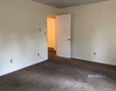 1634 Farmington Avenue - Photo Thumbnail 14