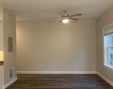 105 Edgewater Circle - Photo Thumbnail 4