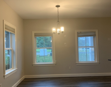 105 Edgewater Circle - Photo Thumbnail 3