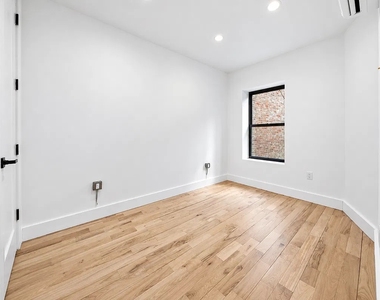 49 West 55th Street - Photo Thumbnail 4