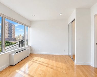 197 Bridge Street - Photo Thumbnail 7