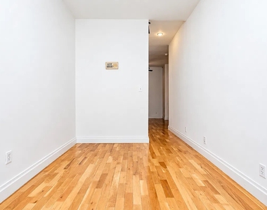 294 Harman Street - Photo Thumbnail 5