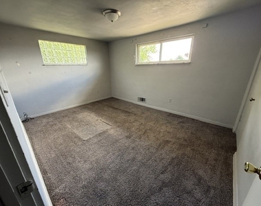 2320 Milburn Street - Photo Thumbnail 5
