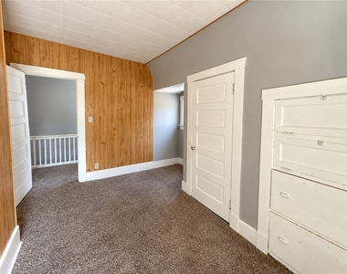 426 Mitchell Ave - Photo Thumbnail 6