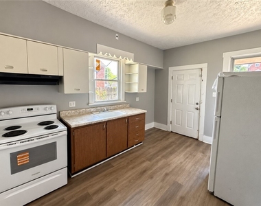 426 Mitchell Ave - Photo Thumbnail 4
