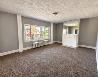 426 Mitchell Ave - Photo Thumbnail 1